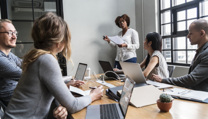 Comment animer une réunion pour maintenir l&rsquo;engagement des collaborateurs en 2025 ?